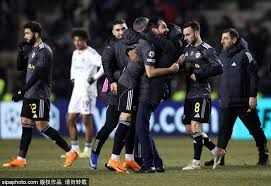 第74分钟，舍什科六码处的射门偏出。肖和泽尔基此前配合精妙。 来源：The United Stand